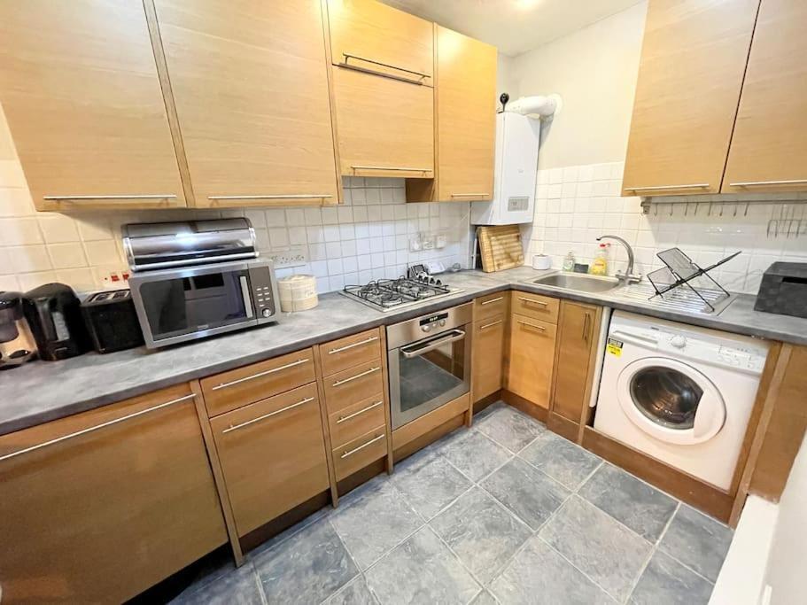 *New* Beautiful 2 Bedroom House In Central Location Londra Dış mekan fotoğraf